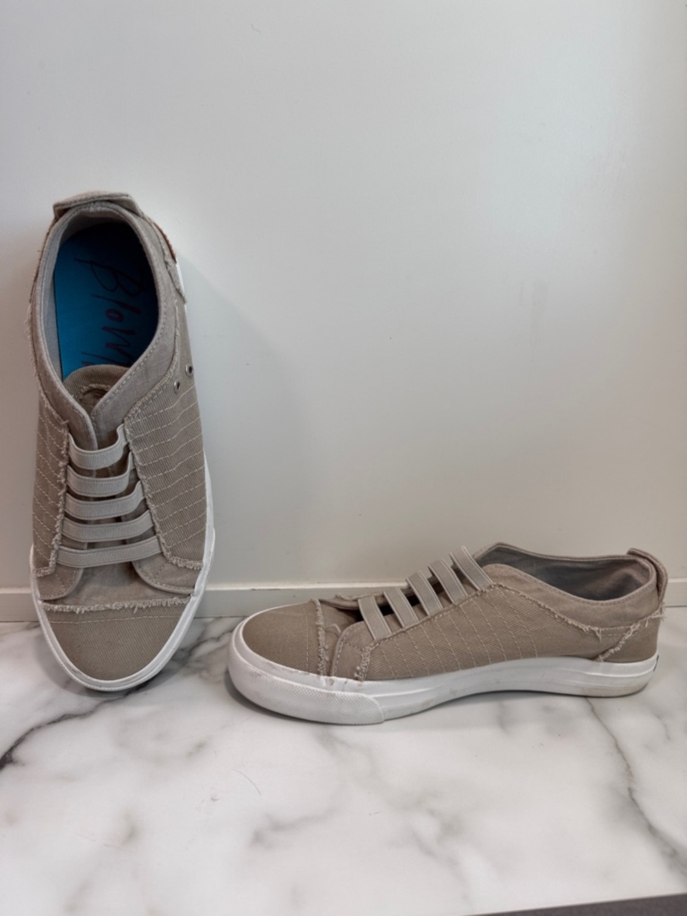 Blowfish Malibu Play Slip-On Sneaker Women’s size 8
